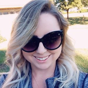 Meet your Posher, Caroline